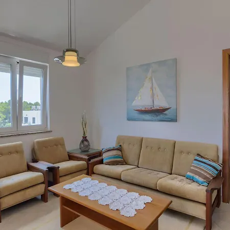 D. Bella Donna Apartman