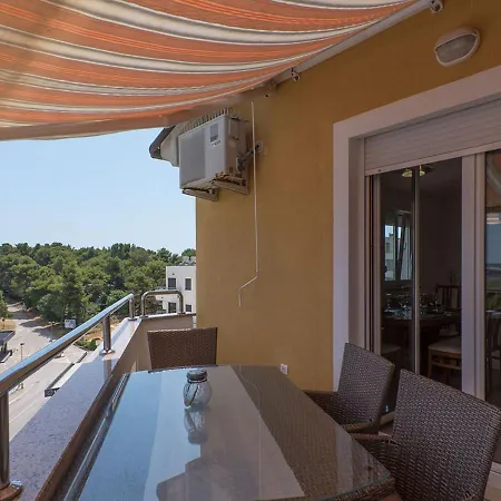 D. Bella Donna Apartment