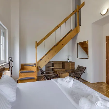 D. Bella Donna Apartment Premantura