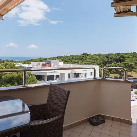 D. Bella Donna Apartment *