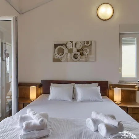 D. Bella Donna Apartment Premantura