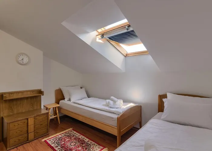 D. Bella Donna Apartman